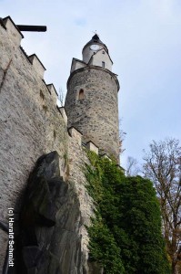 Harald Schmidt Im Land der Burgen: die kleine Feste Hartenstein thront auf steilen Fels hoch über der Zwickauer Mulde.